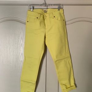 CAbi STYLE# 760 Limon Bree Yellow Cropped Capri